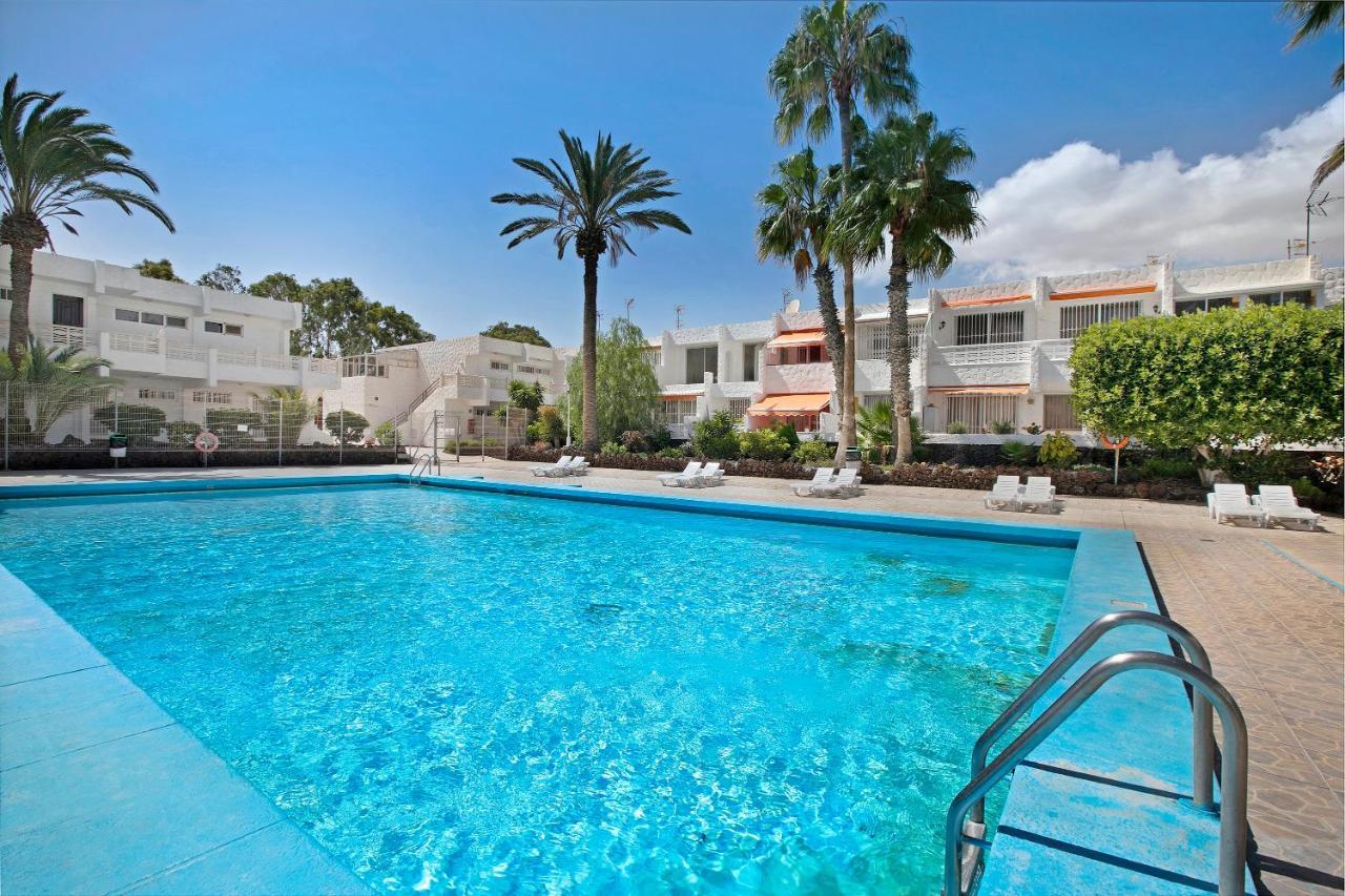 Apartamento Mertxe อาโรนา ภายนอก รูปภาพ