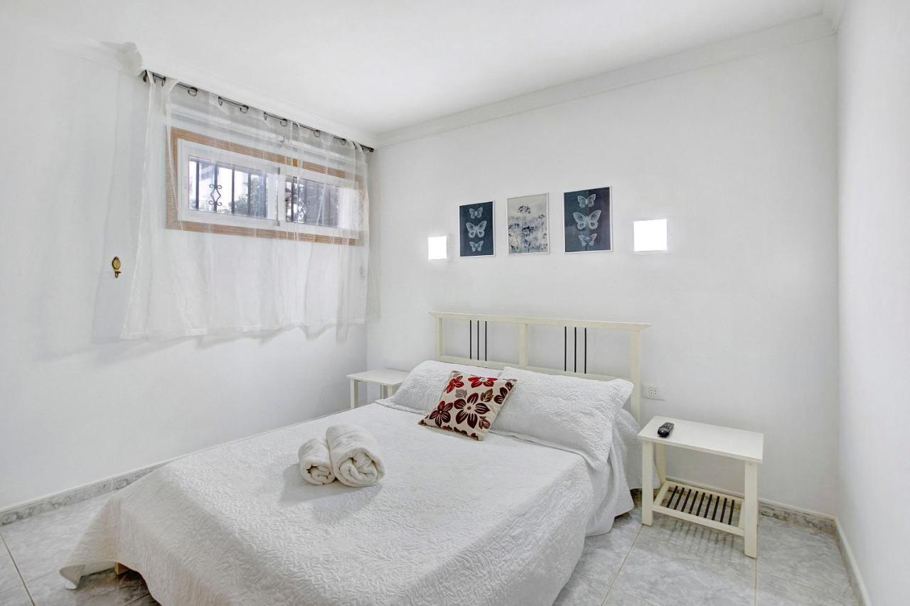 Apartamento Mertxe อาโรนา ภายนอก รูปภาพ